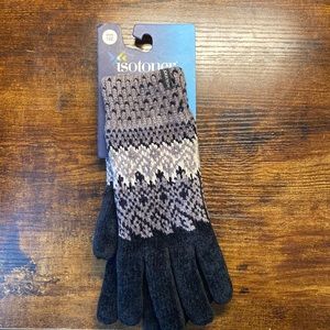 Black Isotoner Womens Winter Gloves